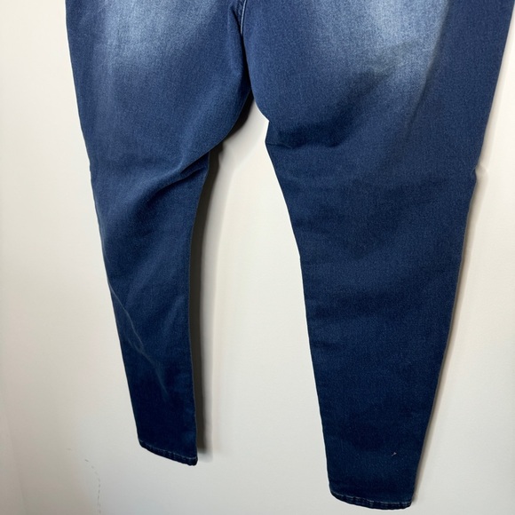 Twentyone Black by rue21 Mid Rise Jegging Flex Moto Jeans 20 - Picture 7 of 9